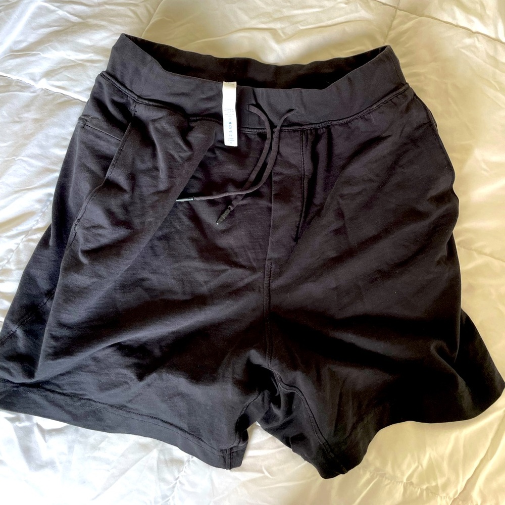 Lululemon Black Sweat short 7”